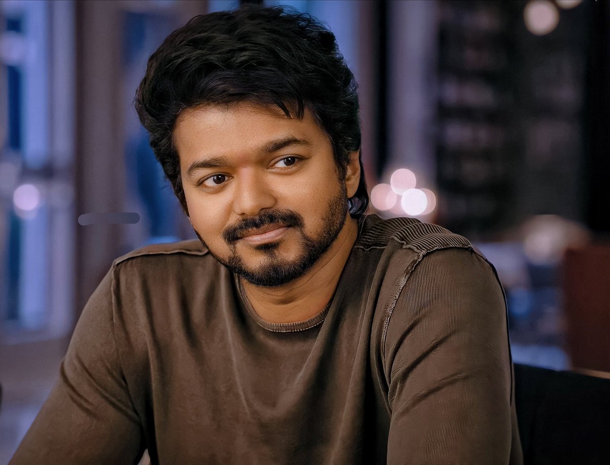 vijay11128877's tweet photo. #age48 #Thalapathyyyyyyyyyyy🥰 https://t.co/gsJLqc0THB