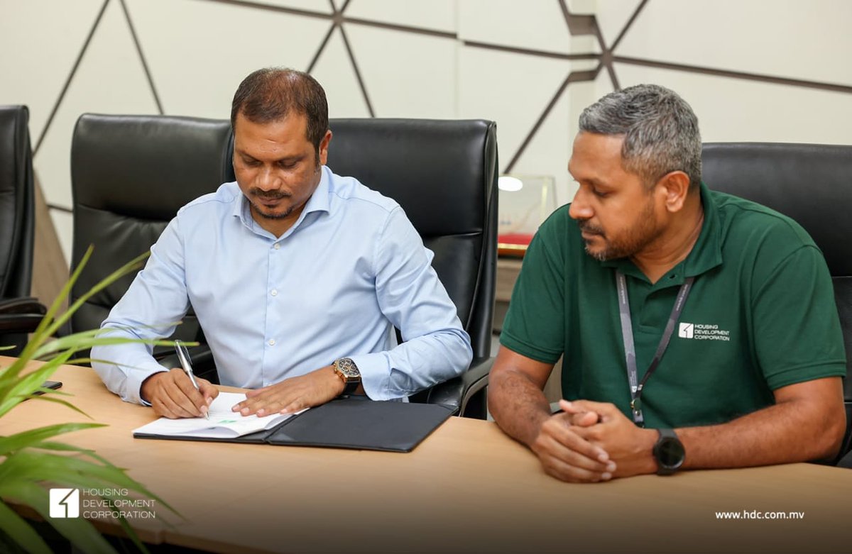 SmartCommv's tweet image. Taking our expertise in building smart cities beyond Hulhumalé, today we’ve signed an agreement with the Thoddoo council.
#enablingconnectedcommunities
#smartcom