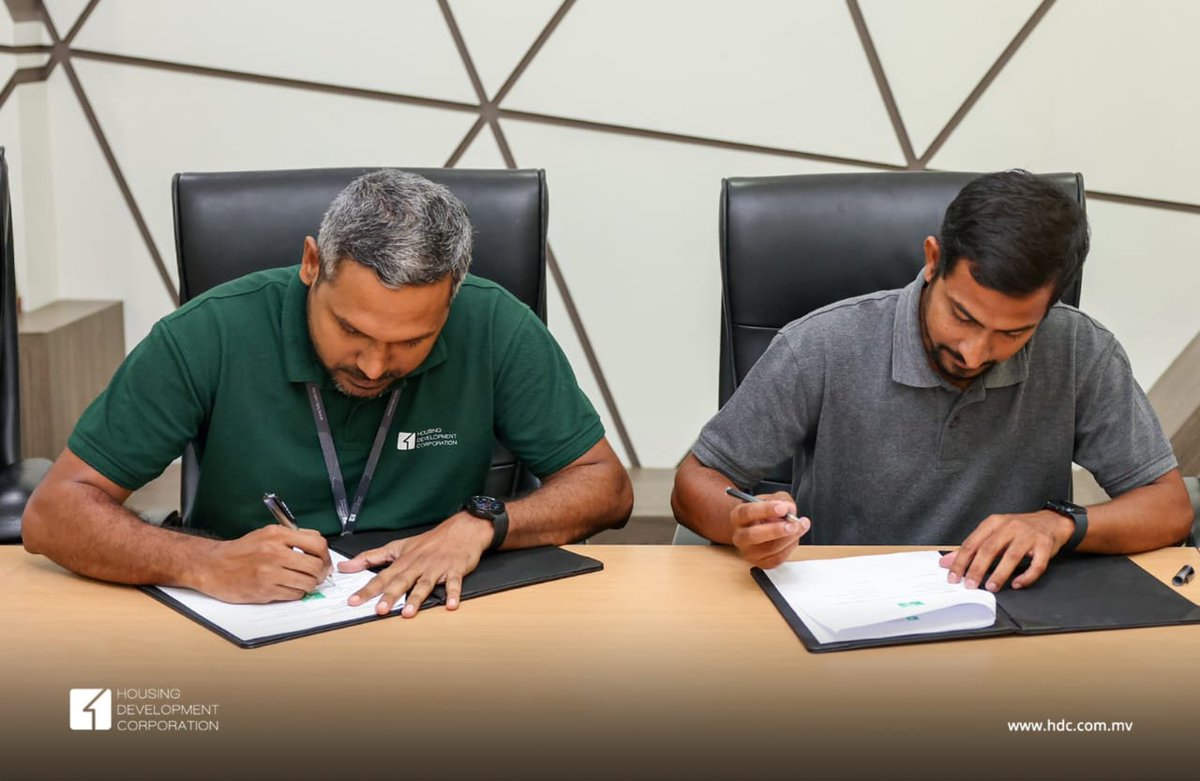 SmartCommv's tweet image. Taking our expertise in building smart cities beyond Hulhumalé, today we’ve signed an agreement with the Thoddoo council.
#enablingconnectedcommunities
#smartcom