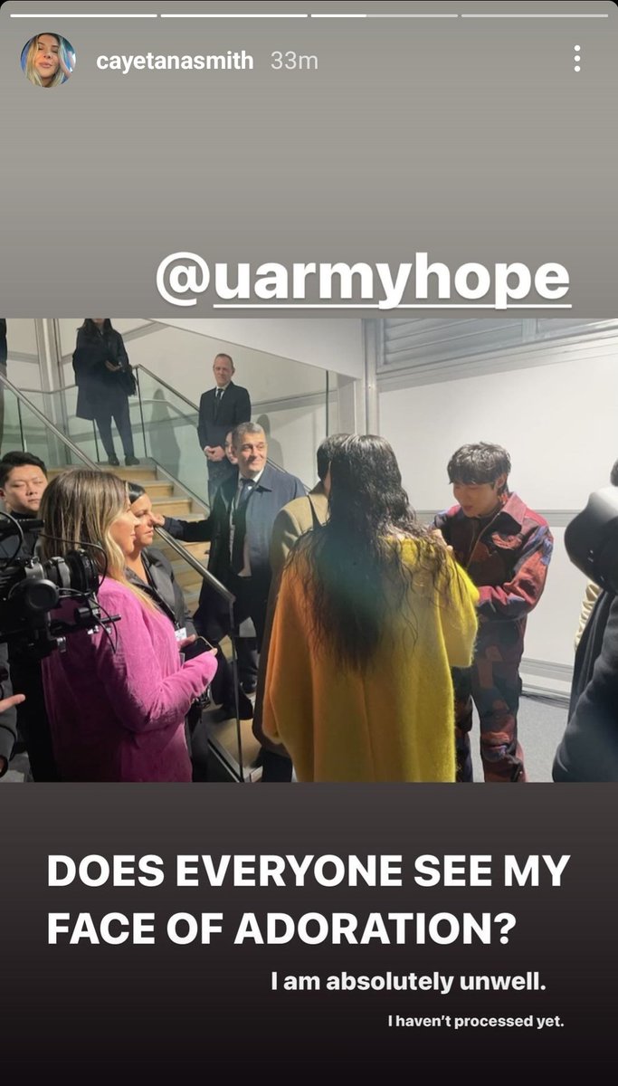 nm9711's tweet image. Cayetana Smith, subió esta foto a sus historias de Instagram donde se puede ver que J-hope conoció a Rosalía 😱❤️‍🔥

🔗instagram.com/stories/cayeta…