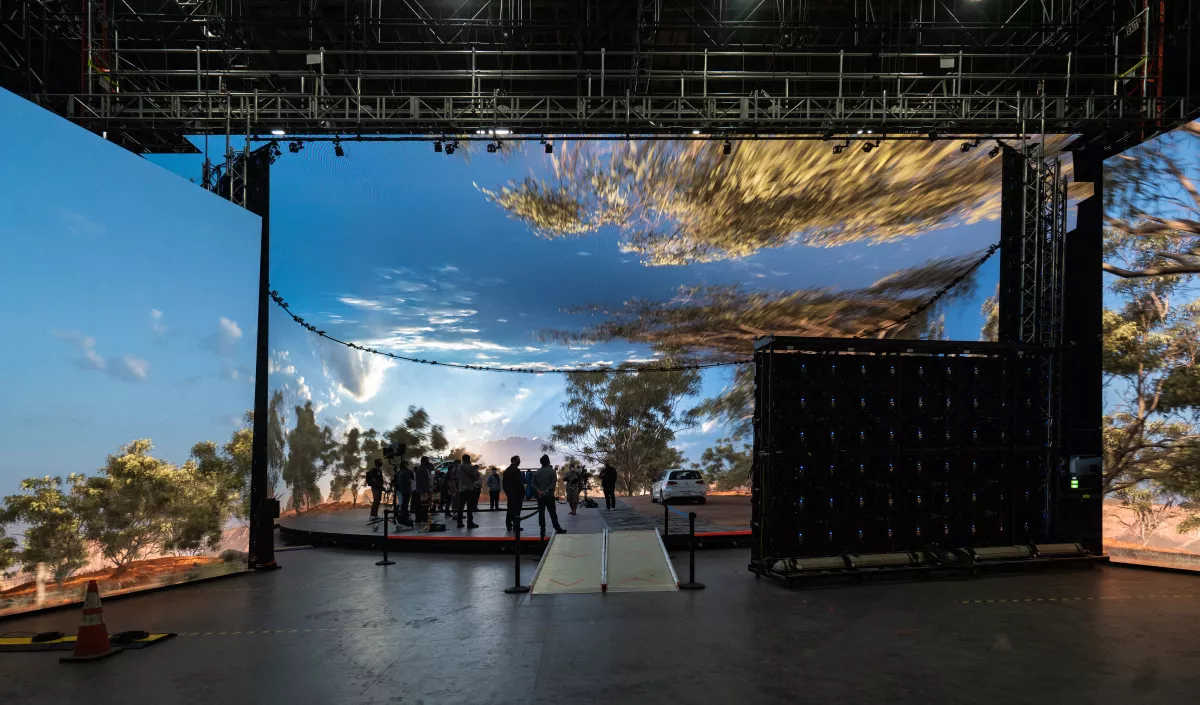 Introducing the largest LED volume wall in the US, built by @AmazonStudios

Lighting and backdrops can be quickly changed using a handheld iPad with a unique external frame, allowing its position to be tracked and matched onto the LED wall.

Photo Credit: Amazon Studios