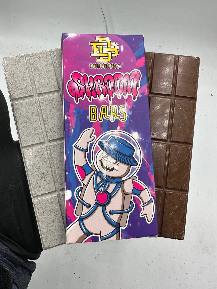 Franckbush6's tweet photo. Chocolate 🍫 bars available now dm for all purchases https://t.co/5up8hiFsmL