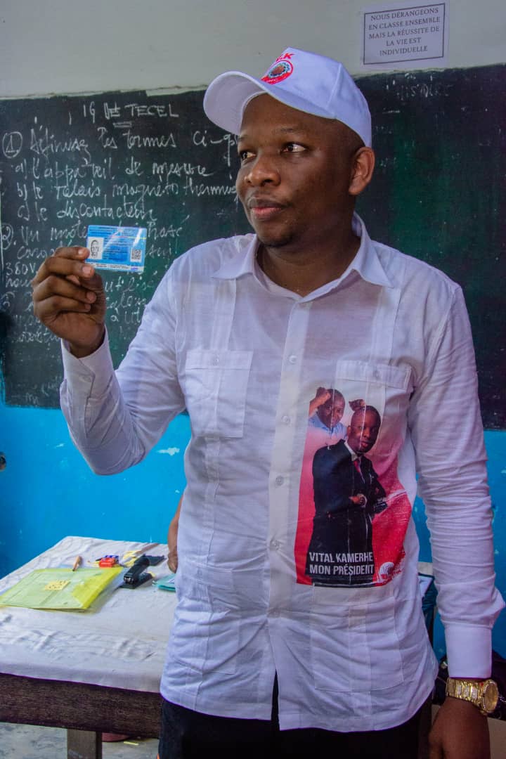 yvesnswal's tweet photo. J’ai accompli mon devoir civique ce 18 Janvier dans ma circonscription de la #LUKUNGA.
Je vous encourage à faire comme moi, surtout les jeunes, enrôlez vous massivement car c’est la seule clef qui conduit à un choix responsable. https://t.co/Tb7yEqQjBJ