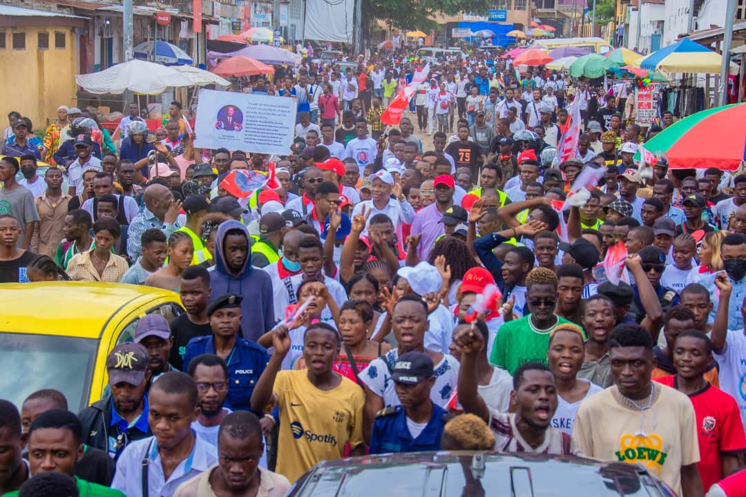 yvesnswal's tweet photo. J’ai accompli mon devoir civique ce 18 Janvier dans ma circonscription de la #LUKUNGA.
Je vous encourage à faire comme moi, surtout les jeunes, enrôlez vous massivement car c’est la seule clef qui conduit à un choix responsable. https://t.co/Tb7yEqQjBJ