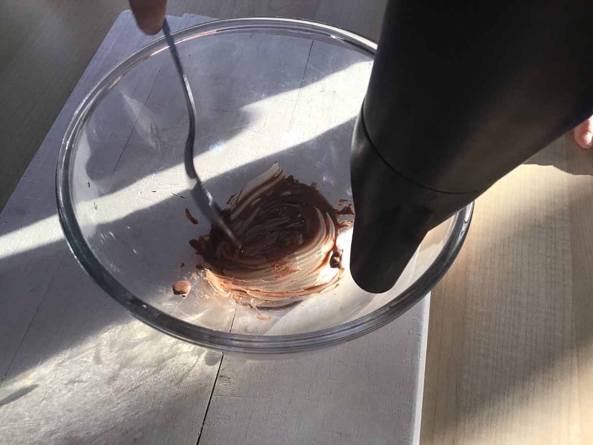 SomersPark4EM's tweet photo. Which type of chocolate has the lowest melting point? Year 4 know the answer after our investigation today! We changed our chocolate from a solid to a liquid using heat to melt it #science #changingmaterials #chocolate https://t.co/fv52RXvi7r