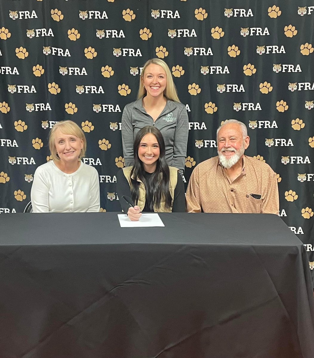 FRAHeadmaster's tweet photo. 𝙒𝙞𝙡𝙙𝙘𝙖𝙩 𝙎𝙞𝙜𝙣𝙞𝙣𝙜

Huge congratulations to our SR Anna Fain for signing a competition cheerleading scholarship to Piedmont University! Coach Cristen Rabern came to FRA to be here for the signing! 

#FRAmily🐾 https://t.co/FOJs81Ef90
