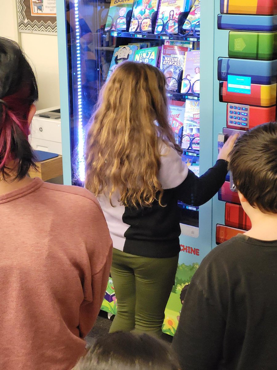 United Way Regina (@unitedwayregina) on Twitter photo SaskTel TelCare has generously donated not one, but TWO Book Vending Machines to <a href="/ArcolaDragons/">Arcola Community School</a> & <a href="/StMichaelRegina/">St. Michael</a>! We can't thank SaskTel TelCare enough for their support in promoting literacy. W/ their help, we are one step closer to ensuring every child has access to books! 😀 SaskTel TelCare has generously donated not one, but TWO Book Vending Machines to <a href="/ArcolaDragons/">Arcola Community School</a> & <a href="/StMichaelRegina/">St. Michael</a>! We can't thank SaskTel TelCare enough for their support in promoting literacy. W/ their help, we are one step closer to ensuring every child has access to books! 😀