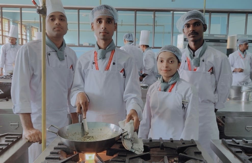 ihmbodhgaya's tweet photo. #FnBProduction👨‍🍳👩‍🍳 #ChefLife❤️#ProductionPracticals❤️ #KitchenPracticals🥗 #IHMBodhgaya #IHM #HotelManagement #Courses #Degree #Diploma #Gayadiaries #Bodhgayadairies #Bodhgaya #Gaya #Tourism https://t.co/YOU5aDiCaO