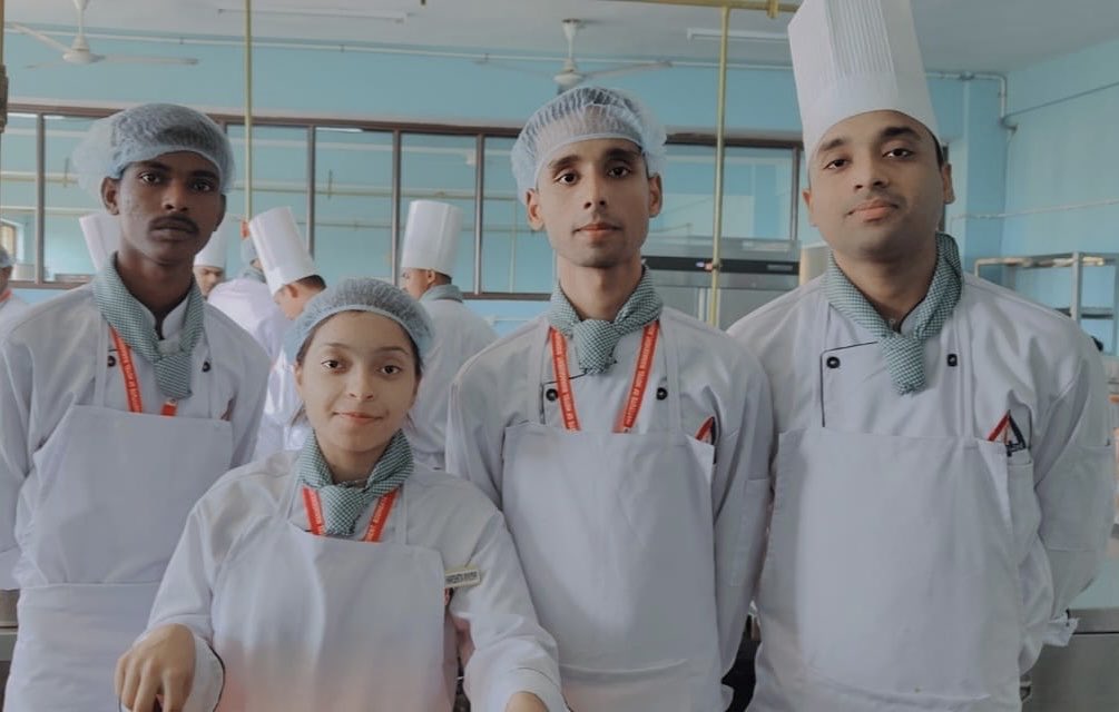 ihmbodhgaya's tweet photo. #FnBProduction👨‍🍳👩‍🍳 #ChefLife❤️#ProductionPracticals❤️ #KitchenPracticals🥗 #IHMBodhgaya #IHM #HotelManagement #Courses #Degree #Diploma #Gayadiaries #Bodhgayadairies #Bodhgaya #Gaya #Tourism https://t.co/YOU5aDiCaO