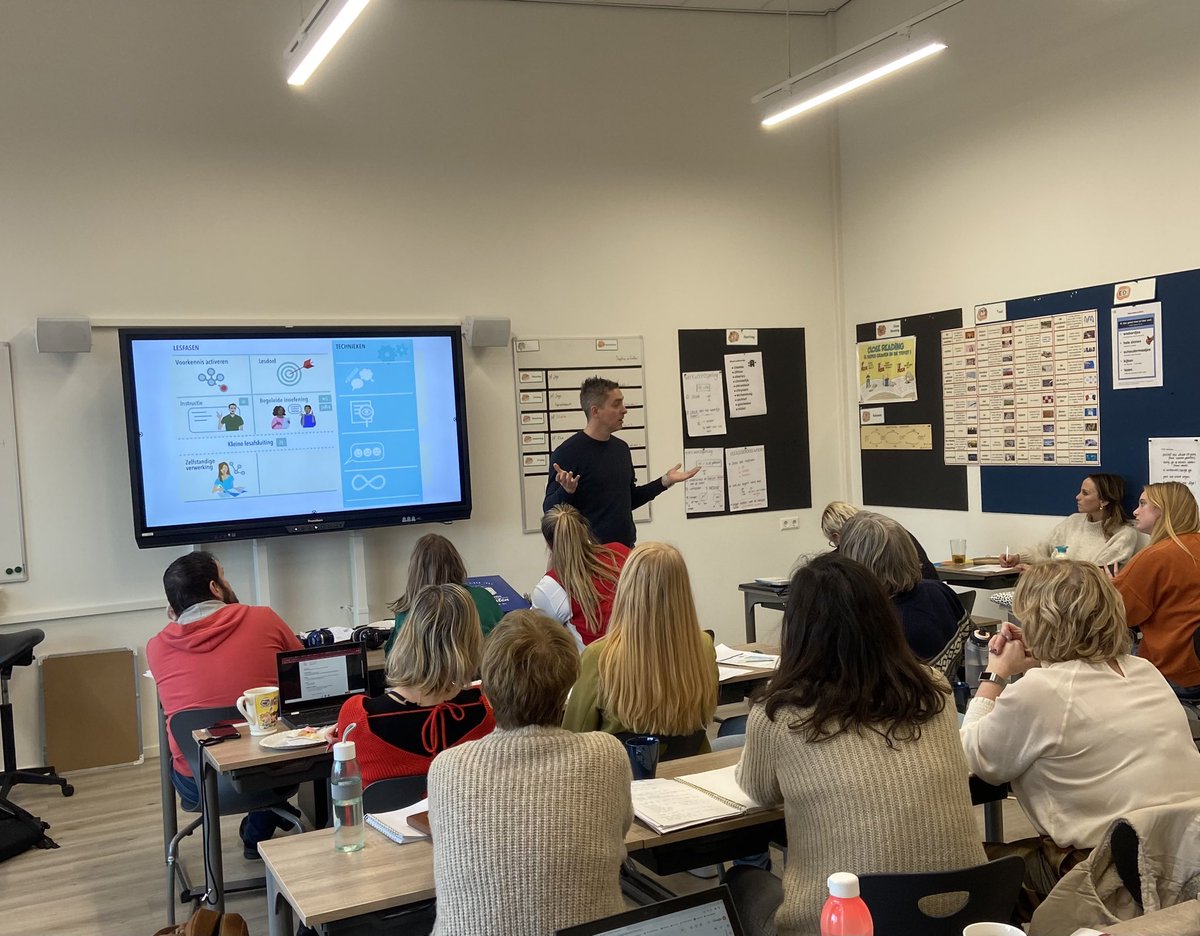 Tenslotte een teammeeting EDI op maat voor het hele team door <a href="/Onderwijsgek/">Marcel Schmeier</a>! Hoge betrokkenheid bij zowel de startende leerkrachten als de ervaren leerkrachten, hoe gaaf is dat!