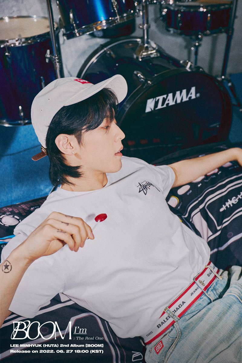 melody_thelanie's tweet image. no, don't touch me, I'm here to bring back long hair Huta 🧎🏻‍♀️