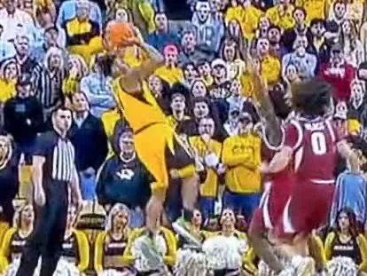 This Breaking News Is Going To Shock You, But I'm Just Going To Say It .... College Basketball Refs Stink And Are Ruining The Sport bars.tl/3452889
