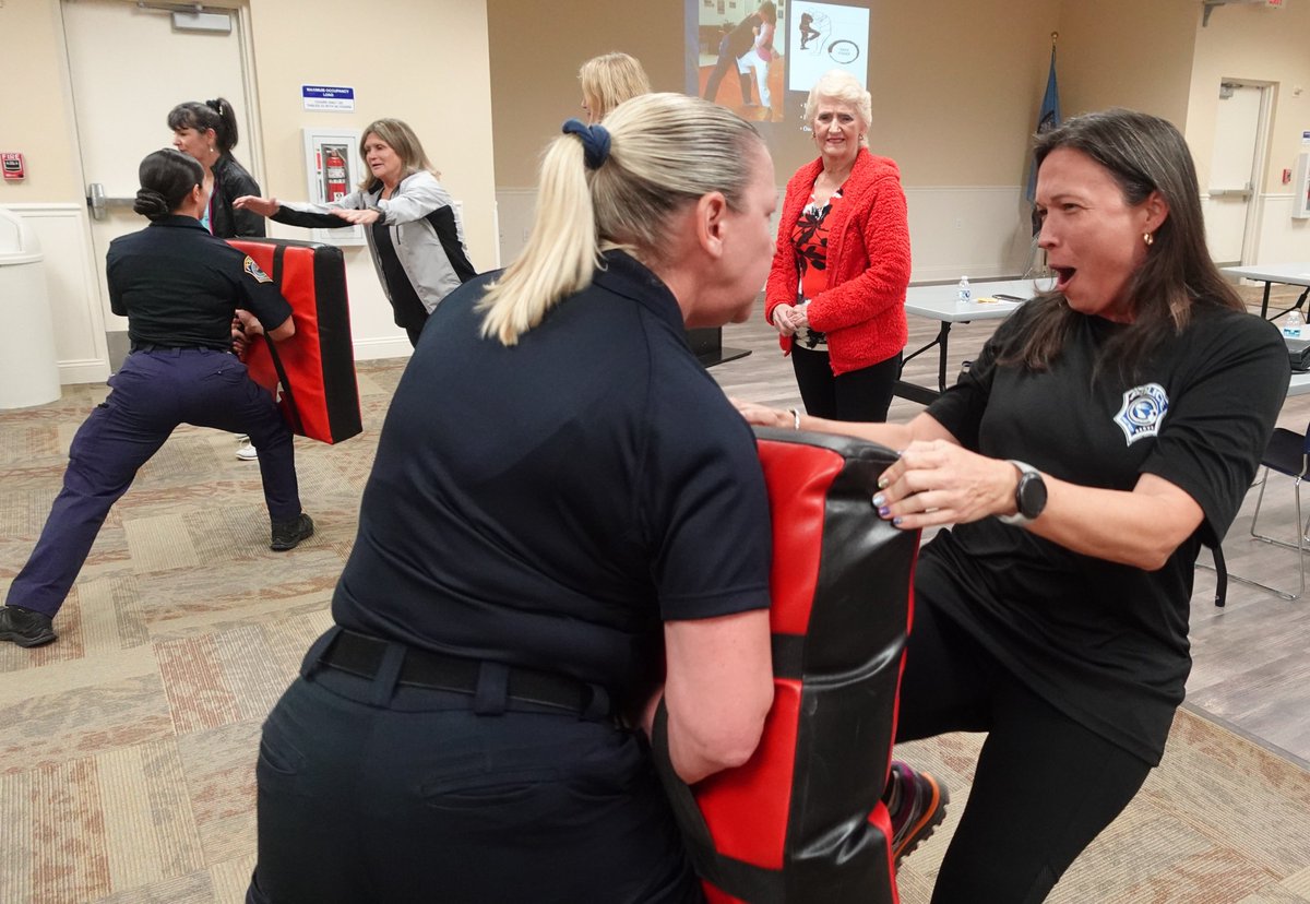 CoconutCreekPD's tweet photo. Nice work by the 15 latest #graduates from our #SAFECourse. We won't teach you how to be the next @RondaRousey, but you will #SituationalAwareness that'll keep you out of trouble, &amp; #SelfDefense moves just in case trouble ever finds you... #WorkingTogether #MakingaDifference https://t.co/ag2ylMtK68