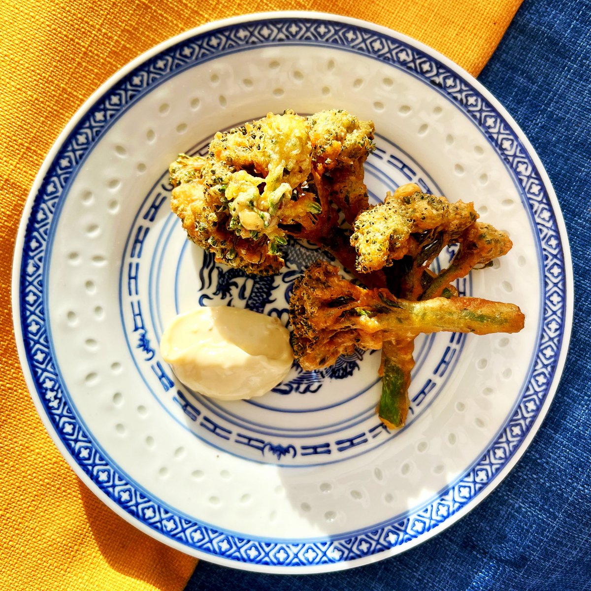 Cauliflower fritters (using broccoli) with garlic mayo. 
Recipe by @Olia_Hercules 
#cookforukraine #standwithukraine #chefsforukraine