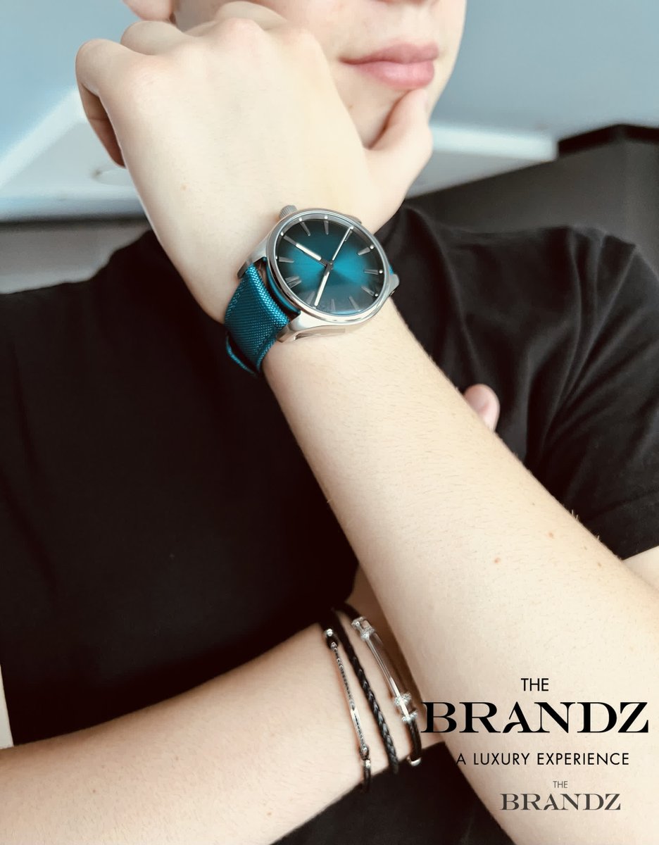 In touch with time...

#thebrandz #aluxuryexperience #watches #crazyaboutwatches #watch #watchaddict @moserwatches #megacool #watchcollector #watchlover #watchoftheday #pioneer #moser @the_brandz_ch #watchpics #men #gentlemen #style #gentleman #mensjewelry #mansworld