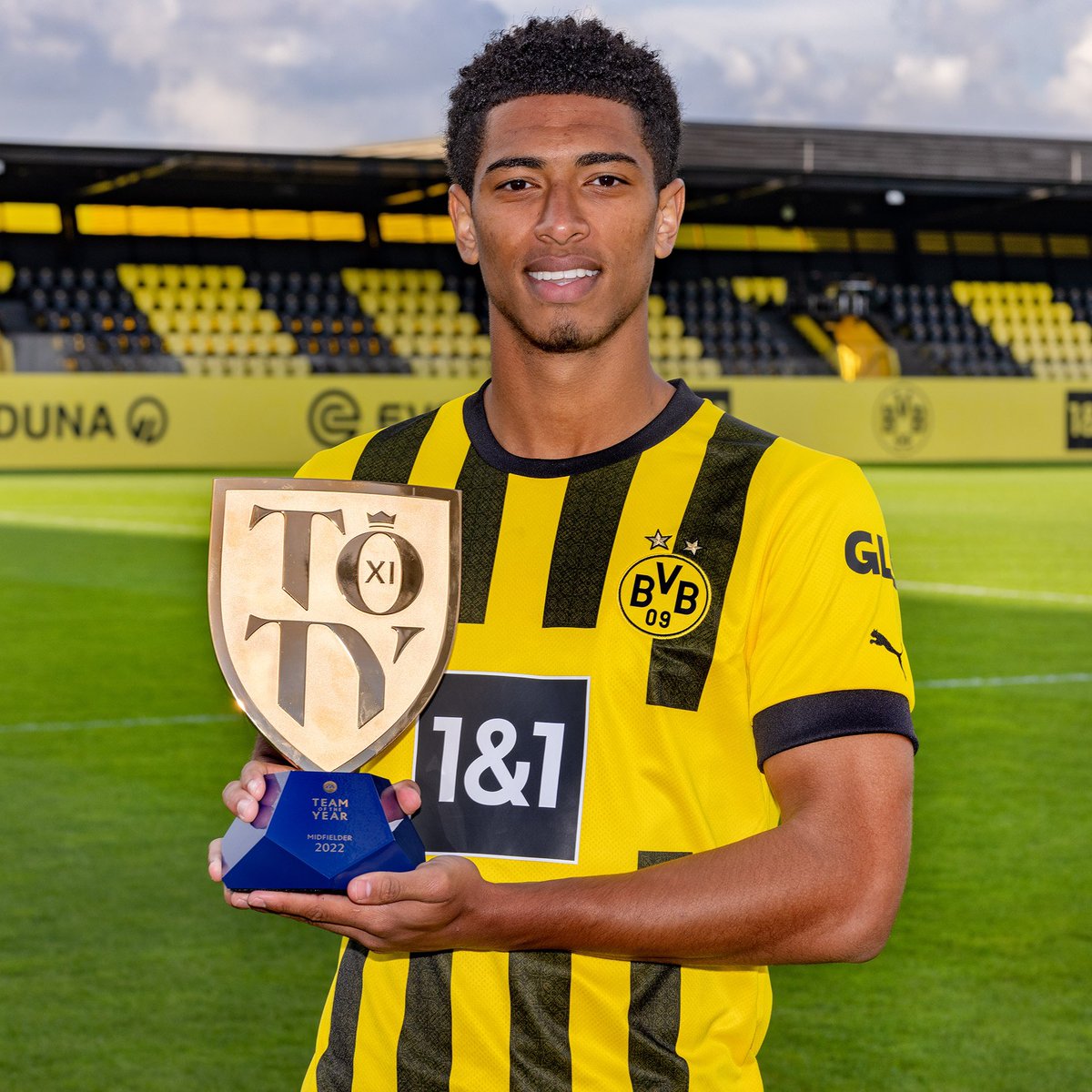 BellinghamJude's tweet photo. @EAsportsfifa TOTY!😁
Thank you for all your votes, I’m glad you enjoyed my performances over the past year. Hungry for more.🙌🏽 https://t.co/Wsk6MD6Wsb