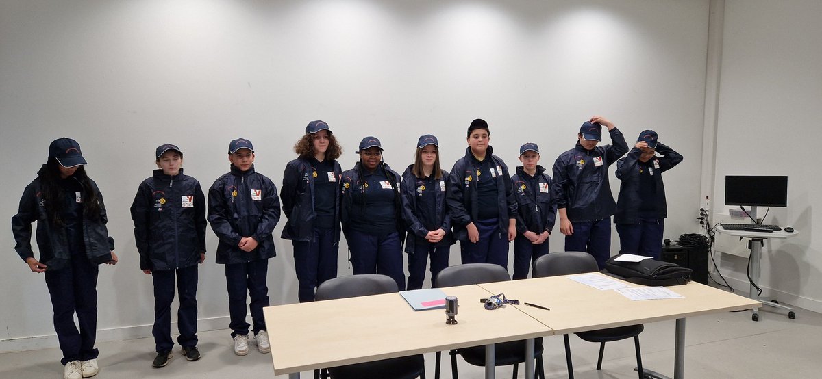 Le <a href="/ClgSimoneVeil/">Collège Simone Veil</a> est fier et heureux de vous présenter sa toute première promotion de cadet(te)s de la sécurité 2023. Merci aux élèves pour ce bel engagement citoyen au service de la sécurité de tous! <a href="/acversailles/">Académie de Versailles</a> #sdis95 <a href="/valdoise/">Département du Val d'Oise</a>