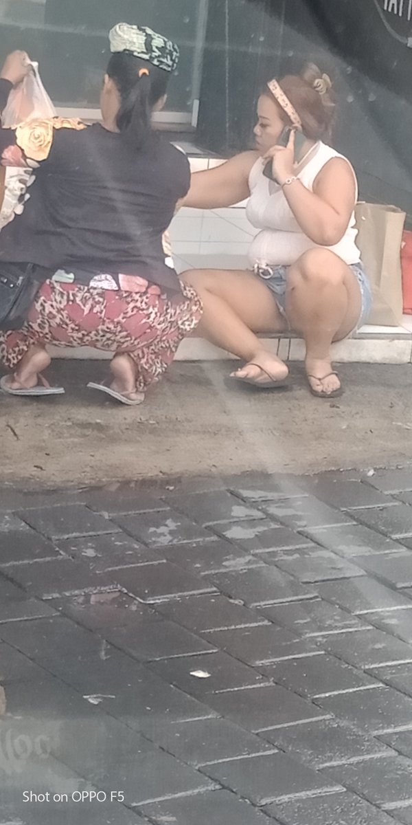 Tadi pagi di legian depan hotel amaris bene sari😁