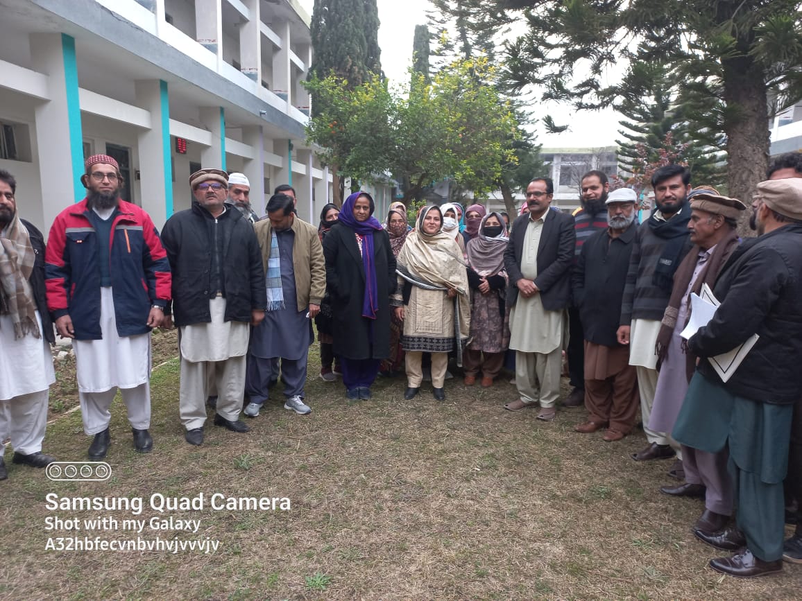 FGCTA_Colleges's tweet photo. FGCTA along with Rehman Ali Bajwa Voice of Employees  met with a delegation of Lab assistants from FDE

Listened to their grievances and assured them their full support in taking up their case to the highest corridors of FDE and ministry https://t.co/KN73UxAfp9