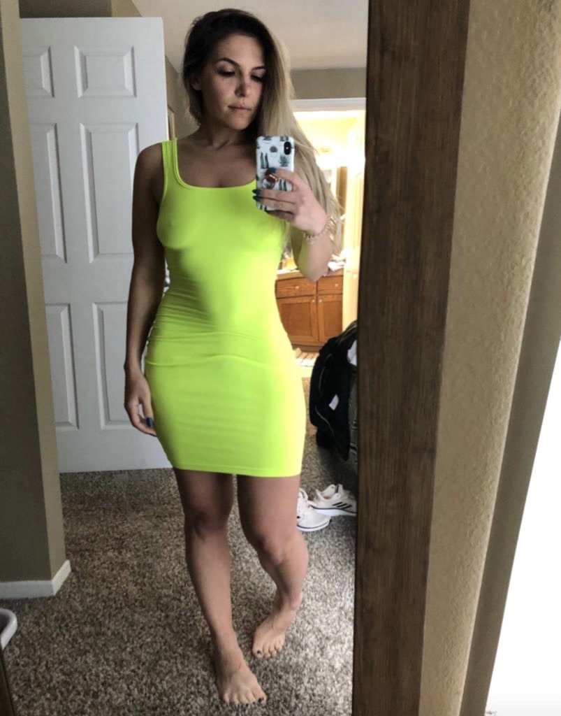 Momjullylov's tweet photo. Netflix and no panties? 🥺 https://t.co/Id2RaZ1SrD
