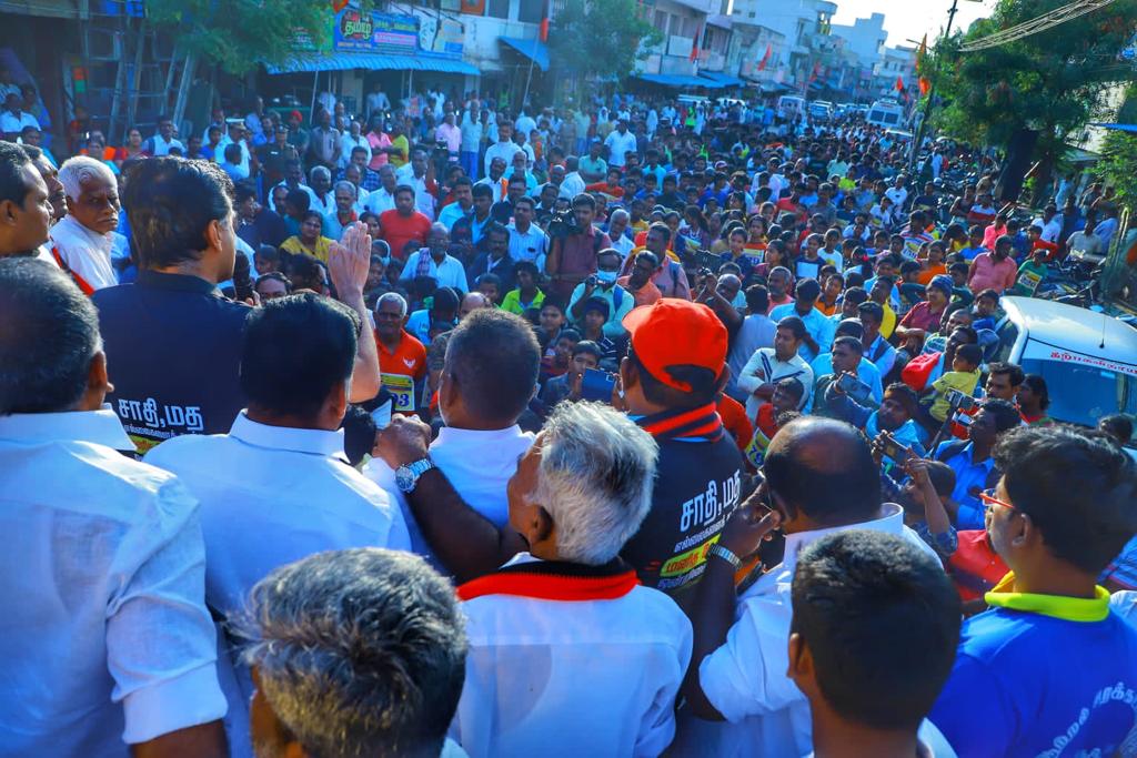 duraivaikooffl's tweet photo. மக்கள் பணியே சிறந்த இயக்கப் பணி! 
மக்கள் தலைவர் வைகோ அவர்களுக்கு பெருமை சேர்க்கும் பணி! 
இயக்கப் பணிகளால் மக்கள் மனங்களை வென்றிடுவோம்! 

ஒருமாத காலத்திற்குள் பல்வேறு கழக நிகழ்வுகளில் பங்கேற்றேன். இது தொடருமானால் அரசியல் பயணத்தில் நாம் மீண்டும் தவிர்க்கமுடியாத இடத்தை அடைவோம்..! https://t.co/pZitMto9n8