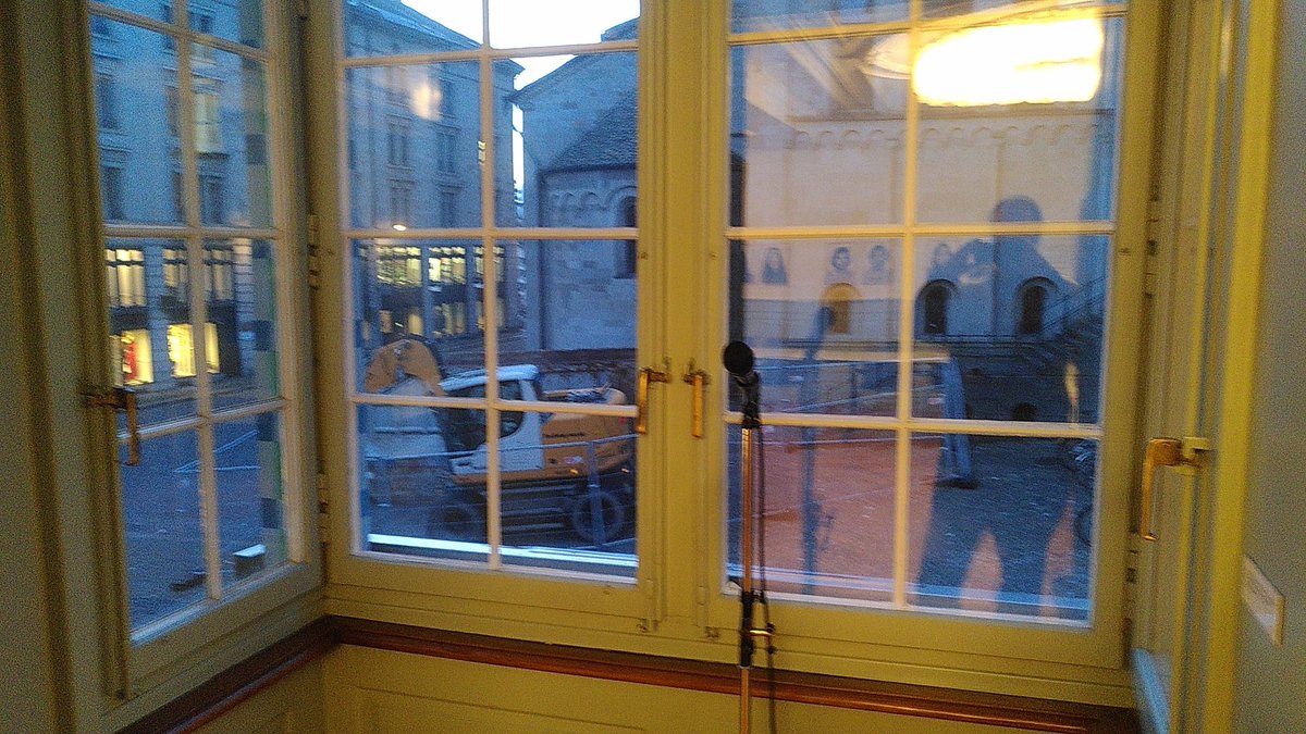 Heute um 18:00 startet nach dem Glockenschlag meine Winterrede im Karl der Grosse aus dem Erkerzimmer direkt auf die Gasse