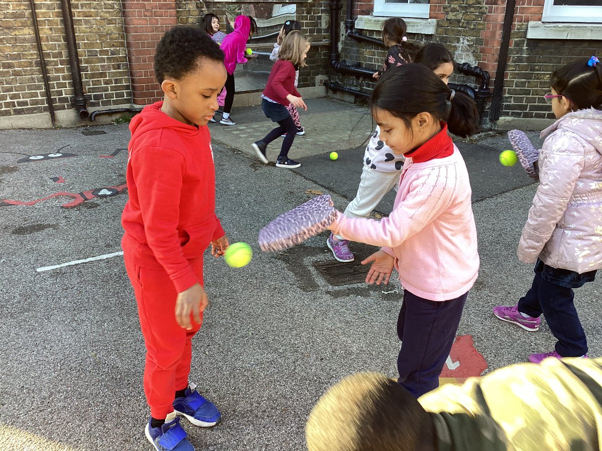 We have started our Tennis unit in PE. We were getting to grips with the new mitts whilst throwing and catching today 🎾