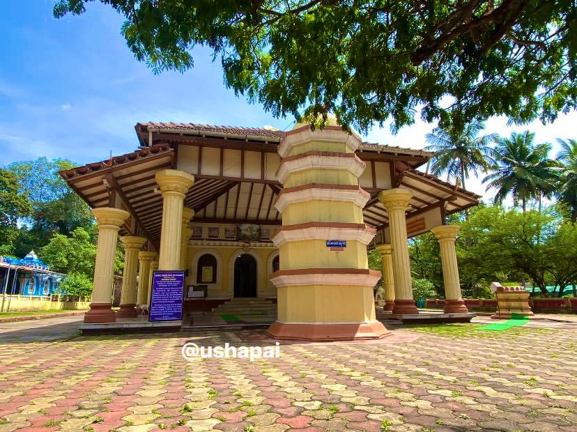 Ushapai19's tweet photo. DegulaDarshana:884
#Dattawadi #Sankali #Goa
This is one of the oldest temples of Goa.Luckily saved from the attack of Portuguese. It houses Dattatreya . He is the son of Atri Maharshi and Sati Anusuya @manipalblog @punarutthana https://t.co/LSz64rnk4X