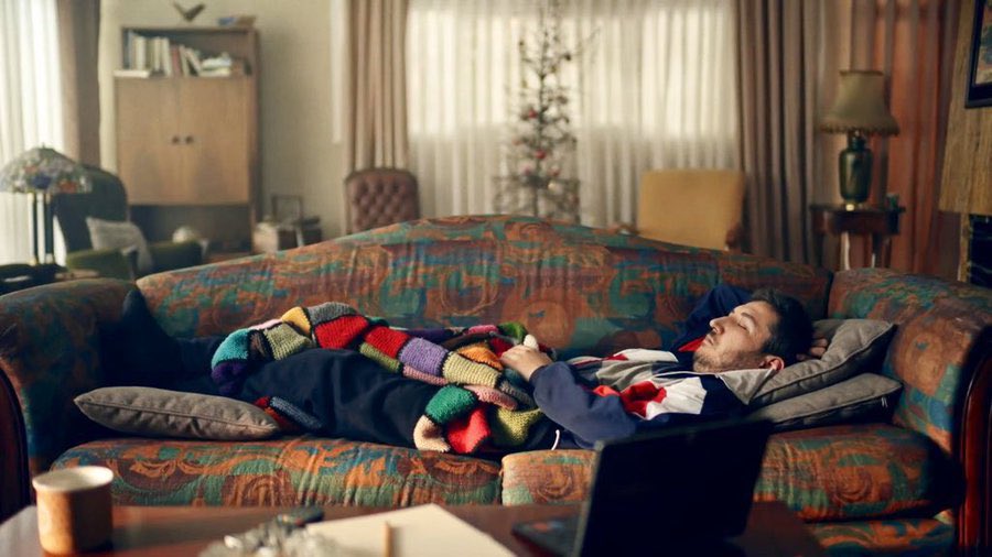 “Diyorsun ki aman aramız bozulmasın, aman tadımız kaçmasın.. 
Aman şöyle böyle derken bir bakıyorsun, diyememişsin ki. Sen kimsin de beni yargılıyorsun, sen kimsin diyememişsin..”

(GİBİ)