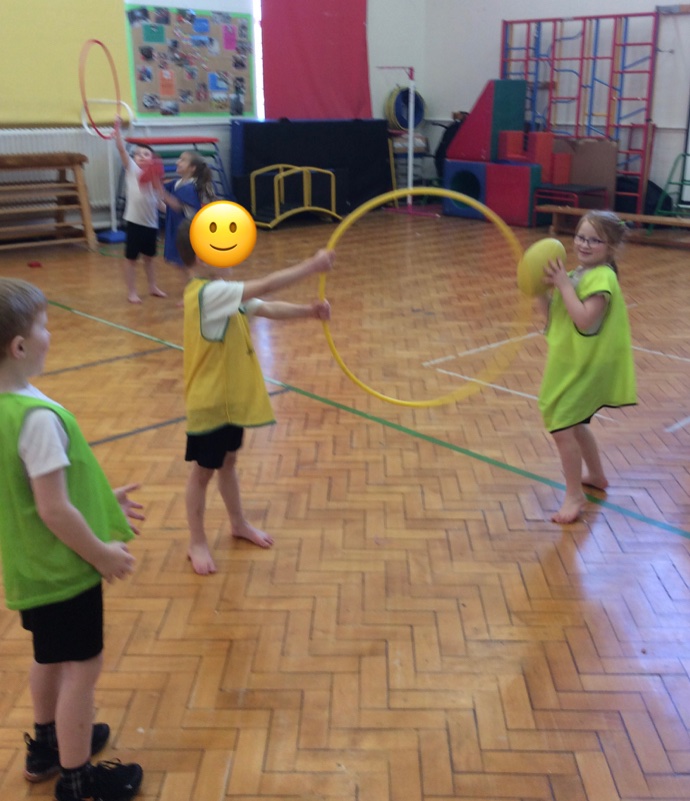 mr_robinson10's tweet photo. In this weeks P.E session we had @prentis_adam  working with our years 1&amp;2 children. They had a fantastic time playing lots of games while developing their physical literacy skills 🙌🏻 @HaxbyRoad @yorkrlfcfound https://t.co/Ttjs7mRe9p