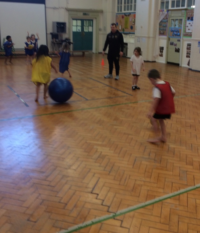 In this weeks P.E session we had <a href="/prentis_adam/">Adam Prentis</a>  working with our years 1&amp;2 children. They had a fantastic time playing lots of games while developing their physical literacy skills 🙌🏻 <a href="/HaxbyRoad/">Haxby Road Academy</a> <a href="/yorkrlfcfound/">York RLFC Foundation</a>