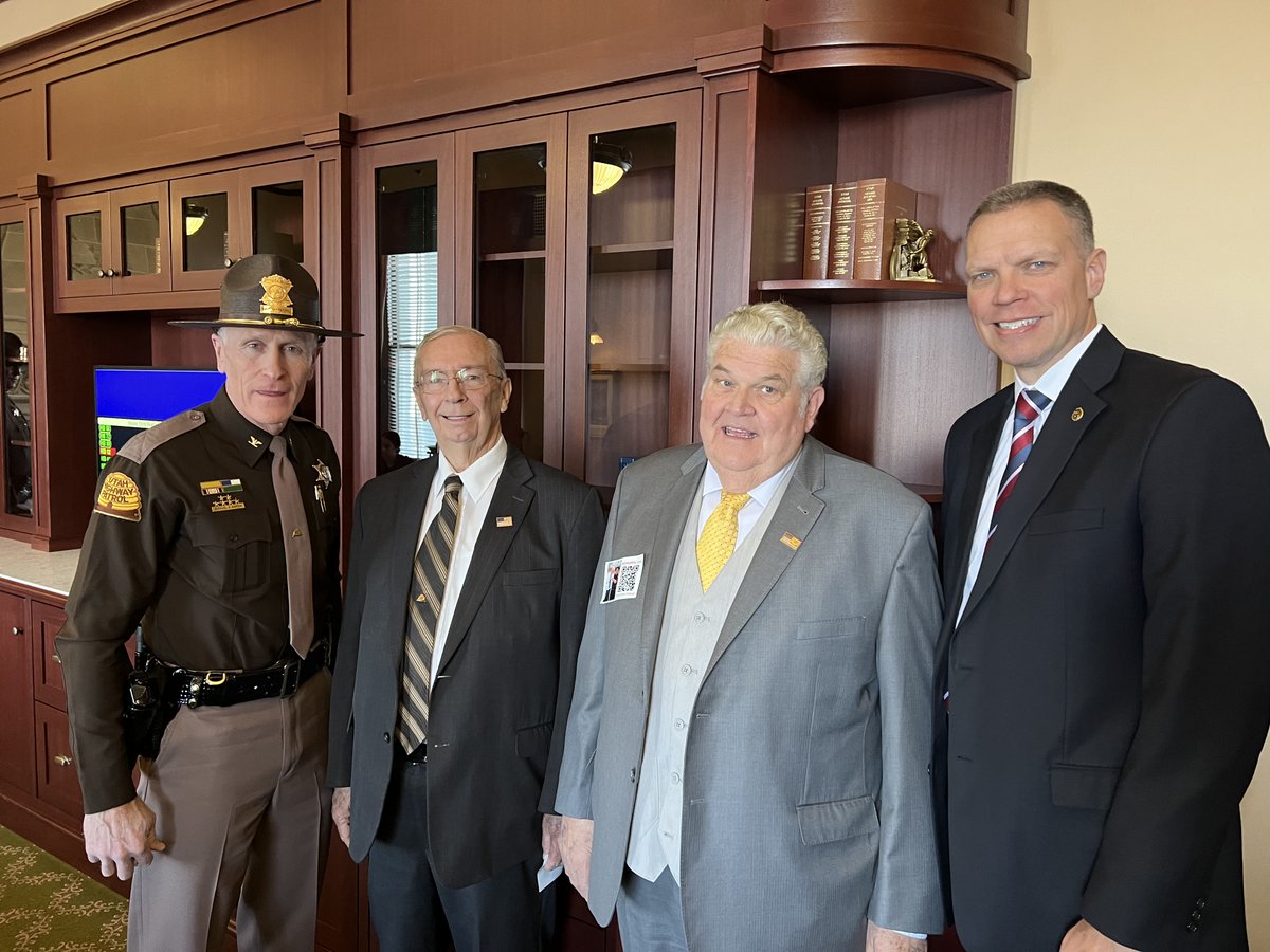 andersonljess's tweet photo. I'm grateful to have been part of a 45-year reunion where retired Trooper Evans was recognized for his years of service and Dr. Green was recognized for his life-saving actions at the scene after Evans was shot in 1978. #UTleg #KeepingUtahSafe https://t.co/tMswmUZThE https://t.co/y30zVa4xKl
