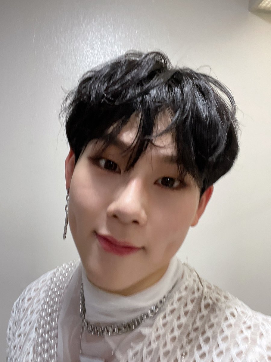 GWohno's tweet photo. divine blessing🤝lee jooheon https://t.co/LjUvSYCE2F