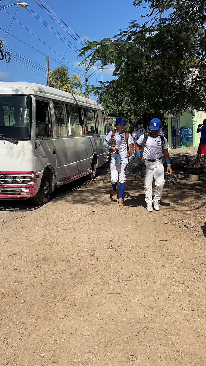 dannyelpolanco2's tweet photo. Dominican Republic 🇩🇴 #uncommitted #catcher2023 @MoCoNationals @PSBaseballInc @TopPreps @campsfgcu @toezero
@ZacCole  @BUncommitted @CoastRecruits @ut_baseball @GyreneBaseball @FGCU_Baseball @BarryUBaseball https://t.co/9Wc0y9JrCD