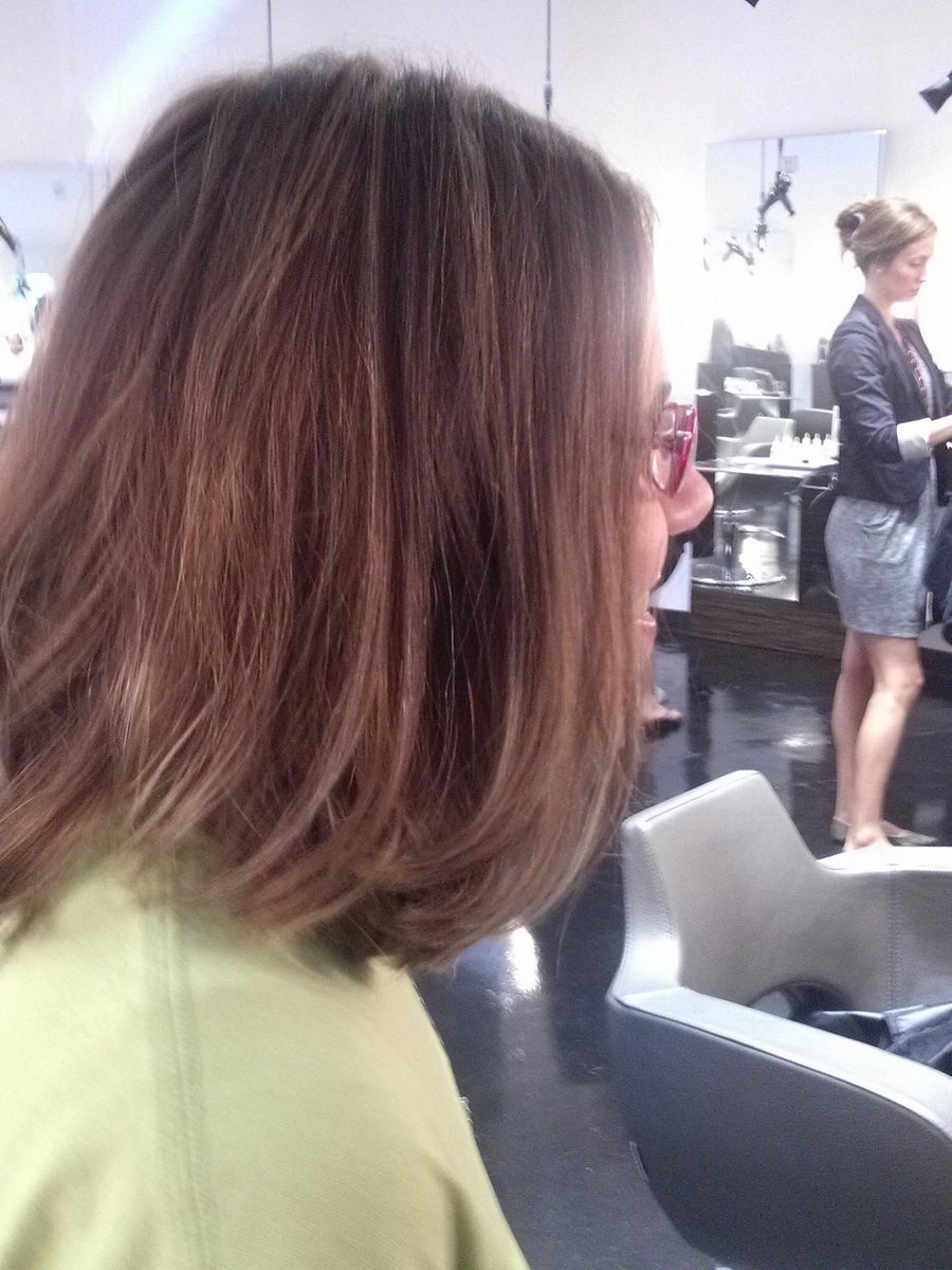 albutala's tweet photo. Every time I’d go to Nashville, I’d always get my hair done at @jonalansalon
•
•
#JonAlanSalon #salon #JonAlan #Bellevue #nashville #DowntownNashville #HairDid #beauty #looks #styles #HairDoo #cut #brush #FinalProduct #Highlights #blonde #FoilHead #gown #MusicCity https://t.co/wpvccQ6qtp