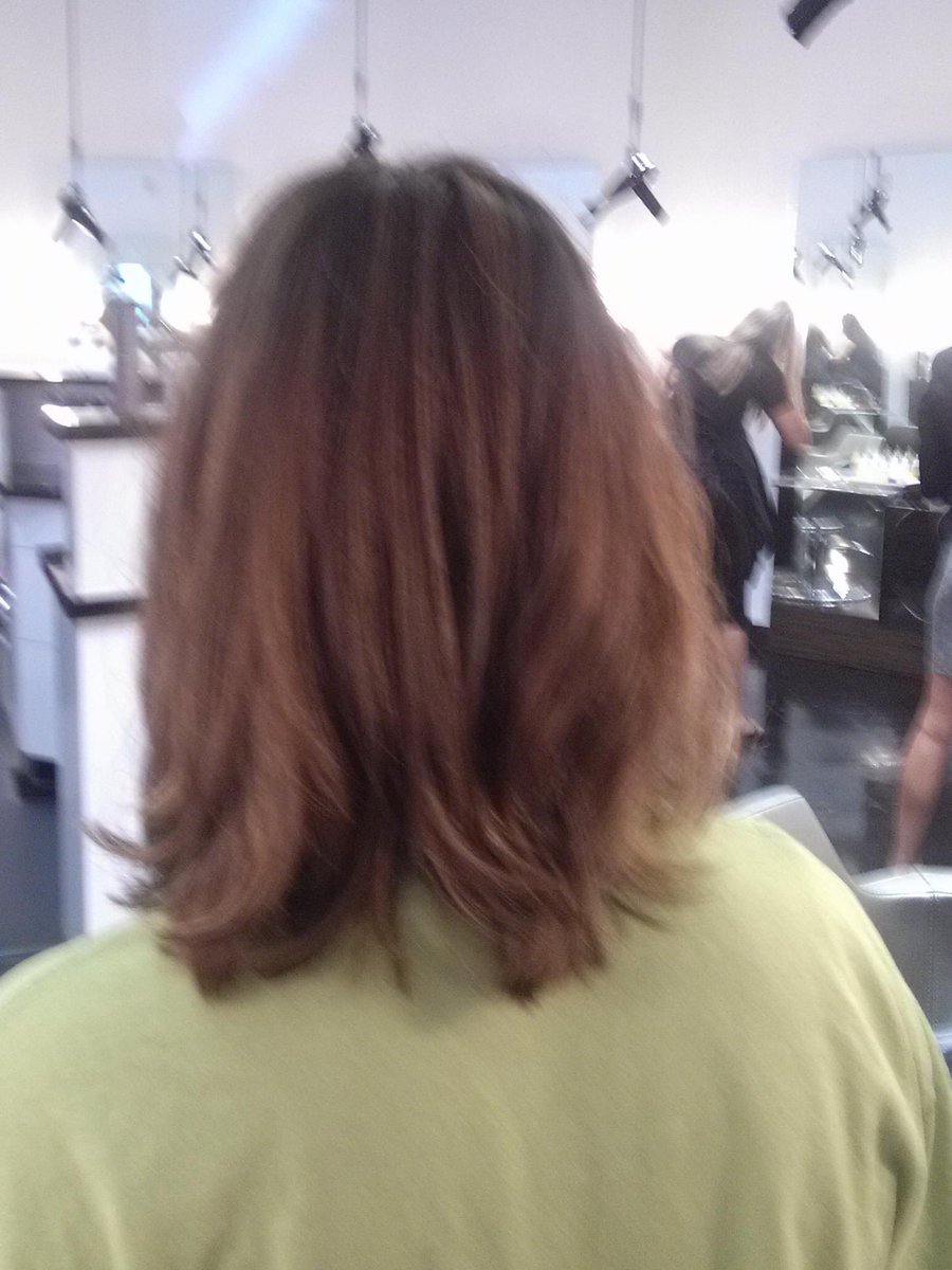 albutala's tweet photo. Every time I’d go to Nashville, I’d always get my hair done at @jonalansalon
•
•
#JonAlanSalon #salon #JonAlan #Bellevue #nashville #DowntownNashville #HairDid #beauty #looks #styles #HairDoo #cut #brush #FinalProduct #Highlights #blonde #FoilHead #gown #MusicCity https://t.co/wpvccQ6qtp