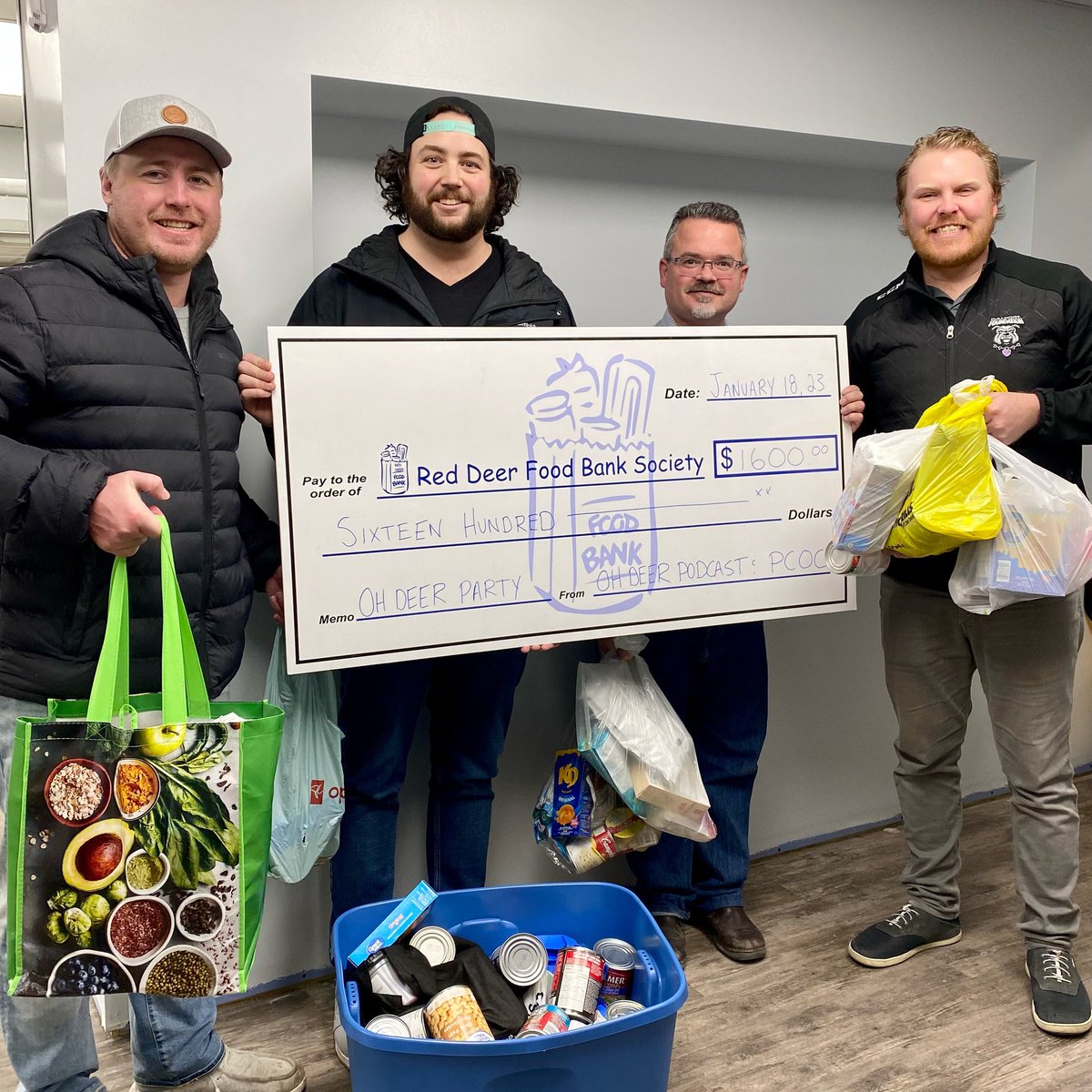 Oh, Deer fans never cease to amaze us… $1,600 and 120lbs of food raised for the <a href="/ReddeerFoodbank/">Red Deer Food Bank</a> at our Listener Appreciation Party!

A special shout out to <a href="/PCORedDeer/">Piper Creek Optimist Club of Red Deer</a> (especially our pal Paul Peters) for running the 50/50!