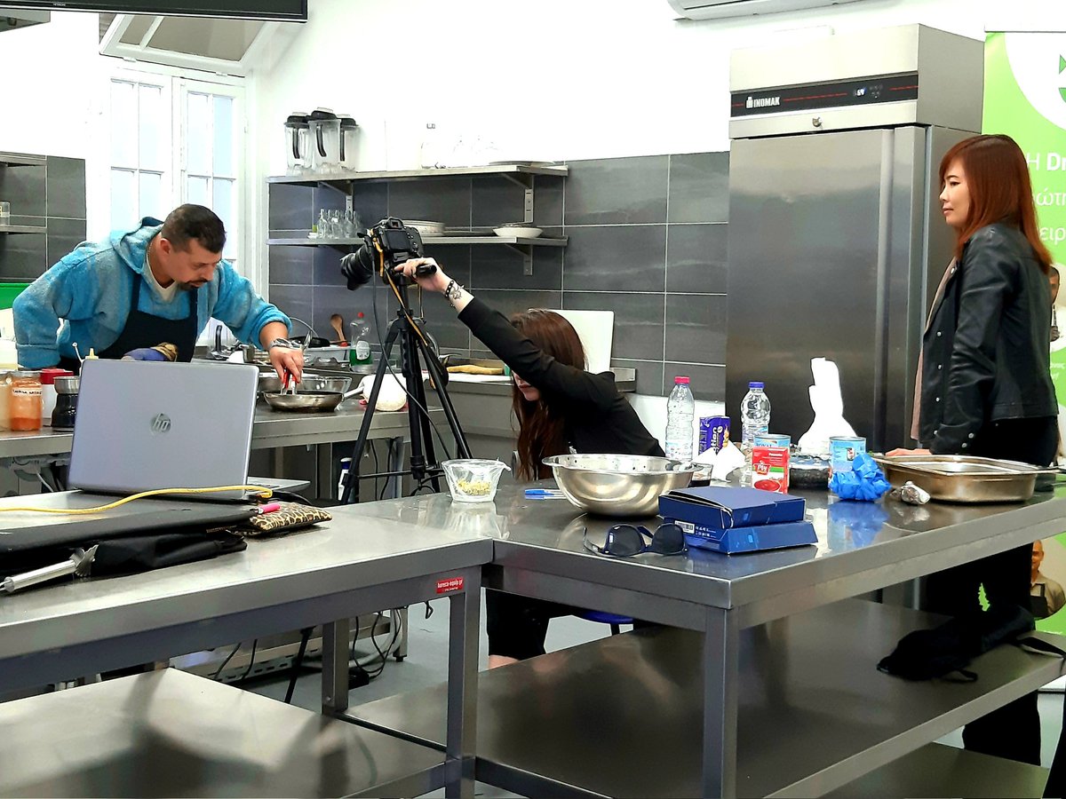 AnnysKitchenEU's tweet photo. Attending an online course of #VeganChef Nikos Gaitanos at @ieksvie.
Learned some secrets of making #vegan #seafood from mushrooms &amp; seaweed.
#ThankYou Chef!

#AnnysKitchen #HealthyEating #PlantBased #Food #FoodLover #VeganFoodLovers #VeganFood #VeganLife #VeganLifestyle #GoVegan https://t.co/i3rVbl3pxF