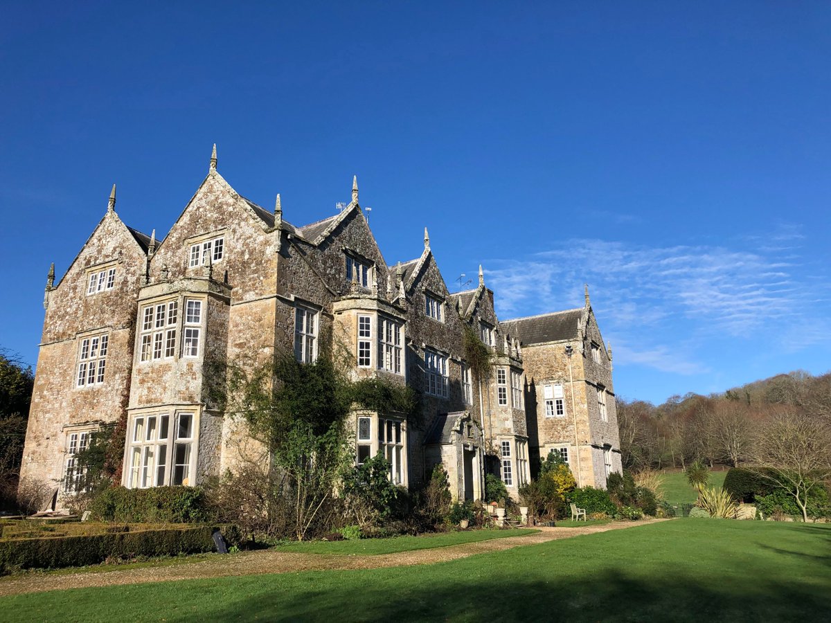 Been a real pleasure to organize an <a href="/UOP_SEGG/">SEGG, University of Portsmouth</a> staff writing retreat this week <a href="/NorthcourtHouse/">Northcourt House</a> on the Isle of Wight. Glorious setting, with brilliant colleagues, and lots of writing progress and discussion of research. Hard to leave though! 🤩