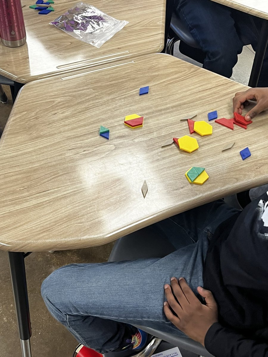 STownsendClass's tweet image. Pattern Blocks are the way to go when you need to find a whole. The fourth grade @SycamoreElem are rocking it out with manipulatives.  @AMSTI_UM