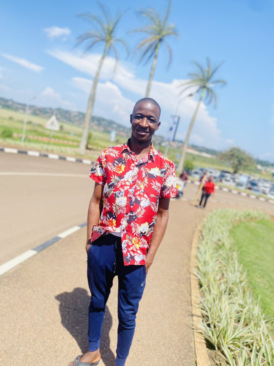 BruceArigye's tweet photo. See you soon 🥹🥹 I will be back. Safe flights 😌❤️🙏 I miss @MbararaHospital and the entire pharmacy department team already. #mbarara #mrrh https://t.co/6gf49WyBBt