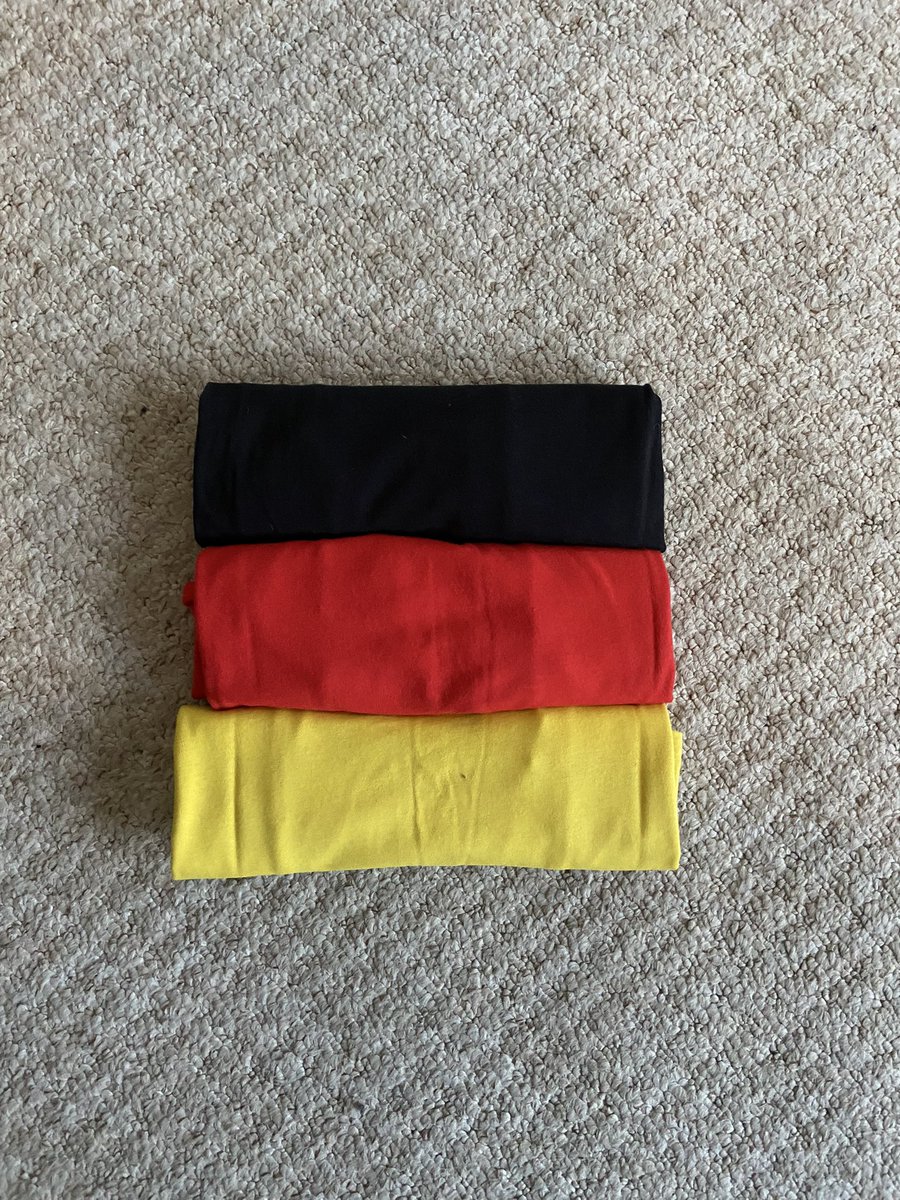 gillianross14's tweet photo. @StJosephsERC Here’s Oliver’s German flag challenge using rolled up T-shirts 🇩🇪 https://t.co/TGH7WKD5sn