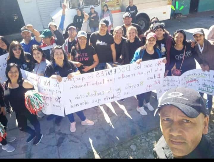 jquinteronews's tweet photo. #19Ene | #Mérida La lucha por salarios justos en el páramo merideño no desmaya, los docentes salieron otra vez a protestar pacíficamente en la carretera Trasandina en el municipio Cardenal Quintero. #MaestrosEnProtesta https://t.co/n44kokOySH