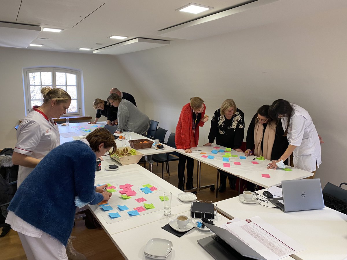 Lien Lapiere (@lienlapiere) on Twitter photo Samen met ‘experience architect’ Jade in co-creatie over hoe we de hoeveelheid aan prikkels voor patiënten met #ASS kunnen beperken <a href="/azgroeninge/">az groeninge</a>.
De #patiëntenadviesraad samen met de werkgroep #toegankelijk #ziekenhuis voor kwetsbare doelgroepen in actie!
#SamenBeterWorden Samen met ‘experience architect’ Jade in co-creatie over hoe we de hoeveelheid aan prikkels voor patiënten met #ASS kunnen beperken <a href="/azgroeninge/">az groeninge</a>.
De #patiëntenadviesraad samen met de werkgroep #toegankelijk #ziekenhuis voor kwetsbare doelgroepen in actie!
#SamenBeterWorden