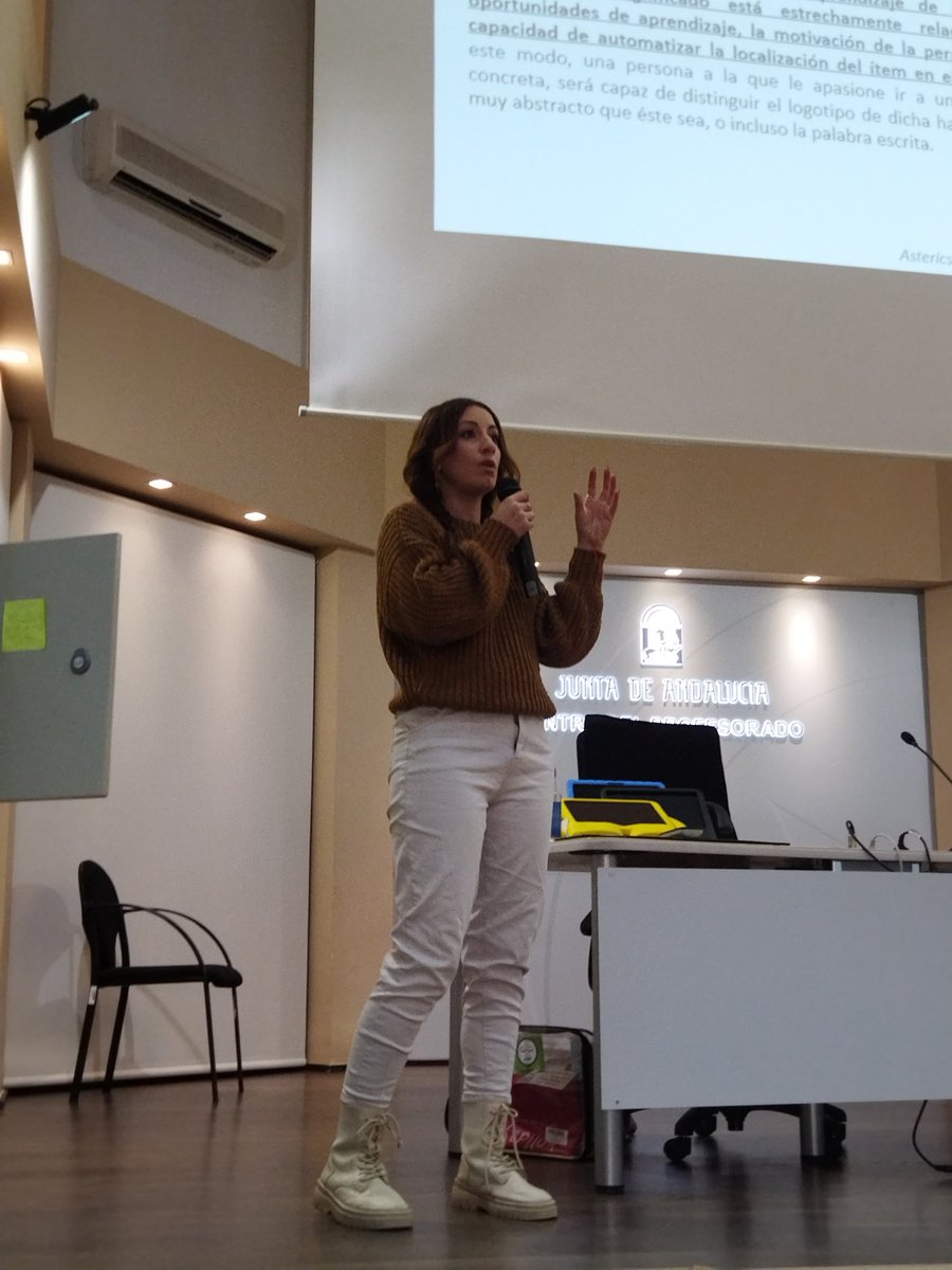 tochemase's tweet photo. Arrancando con la RED DE P.T. Y A.L.  en el CEP de Granada.
Hoy aprendiendo una de las  herramientas utilizadas como  Sistema Alternativo de Comunicación "ASTERICS GRID" con Carolina Palacios.
160 profesionales hoy en el CEP @cepdegranada @EquipoTcnico https://t.co/SDKEXgm9IV