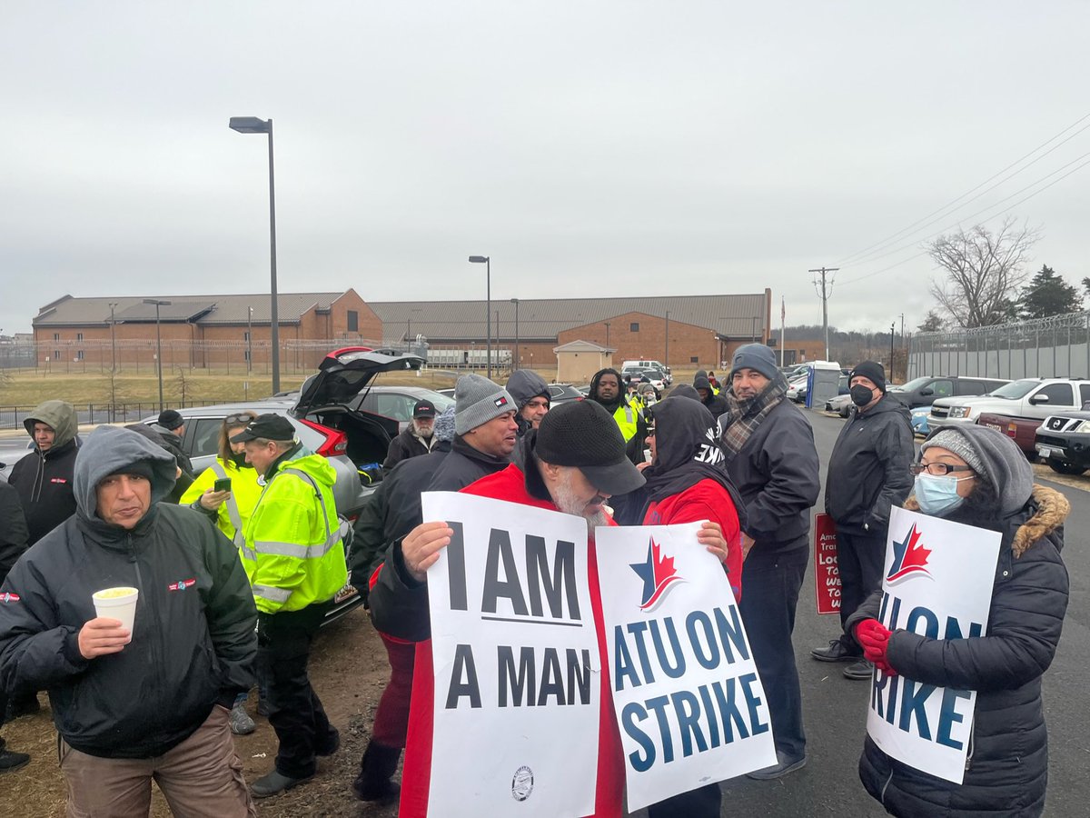 RussetPerry's tweet photo. Out on the picket line this morning with @ATULocal689. Thanks to Don Slaiman #ibew26, @ginnydiamond1, and the union members for a warm welcome on a cold morning. Learn more: https://t.co/BJrZoRUkZN https://t.co/jWqX2EtYLb
