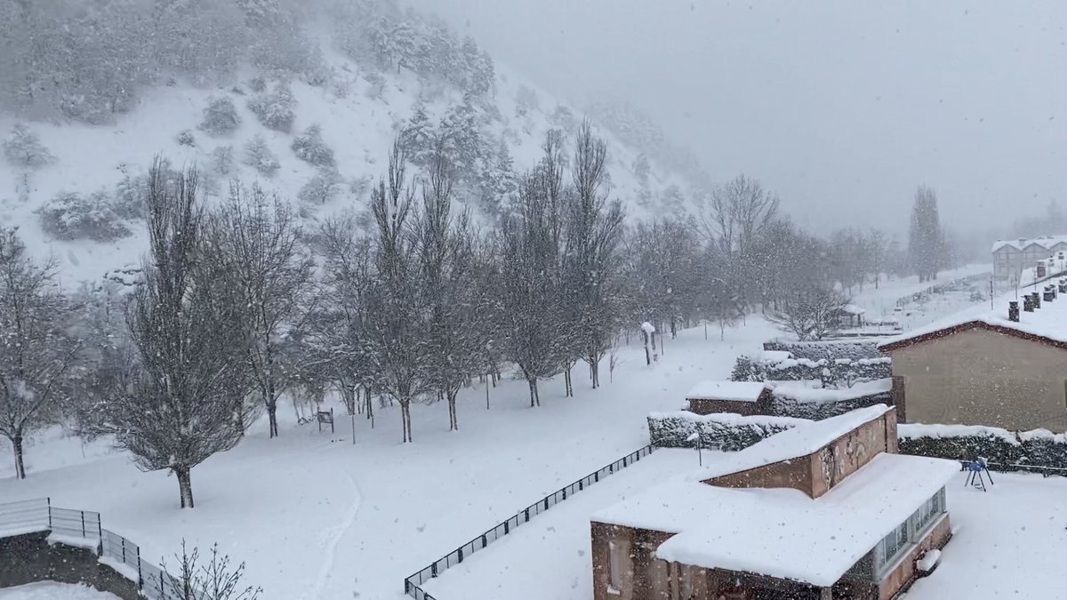 ClubLunada's tweet photo. Paqueton en Espinosa de los Monteros https://t.co/uJ50tA5mPc