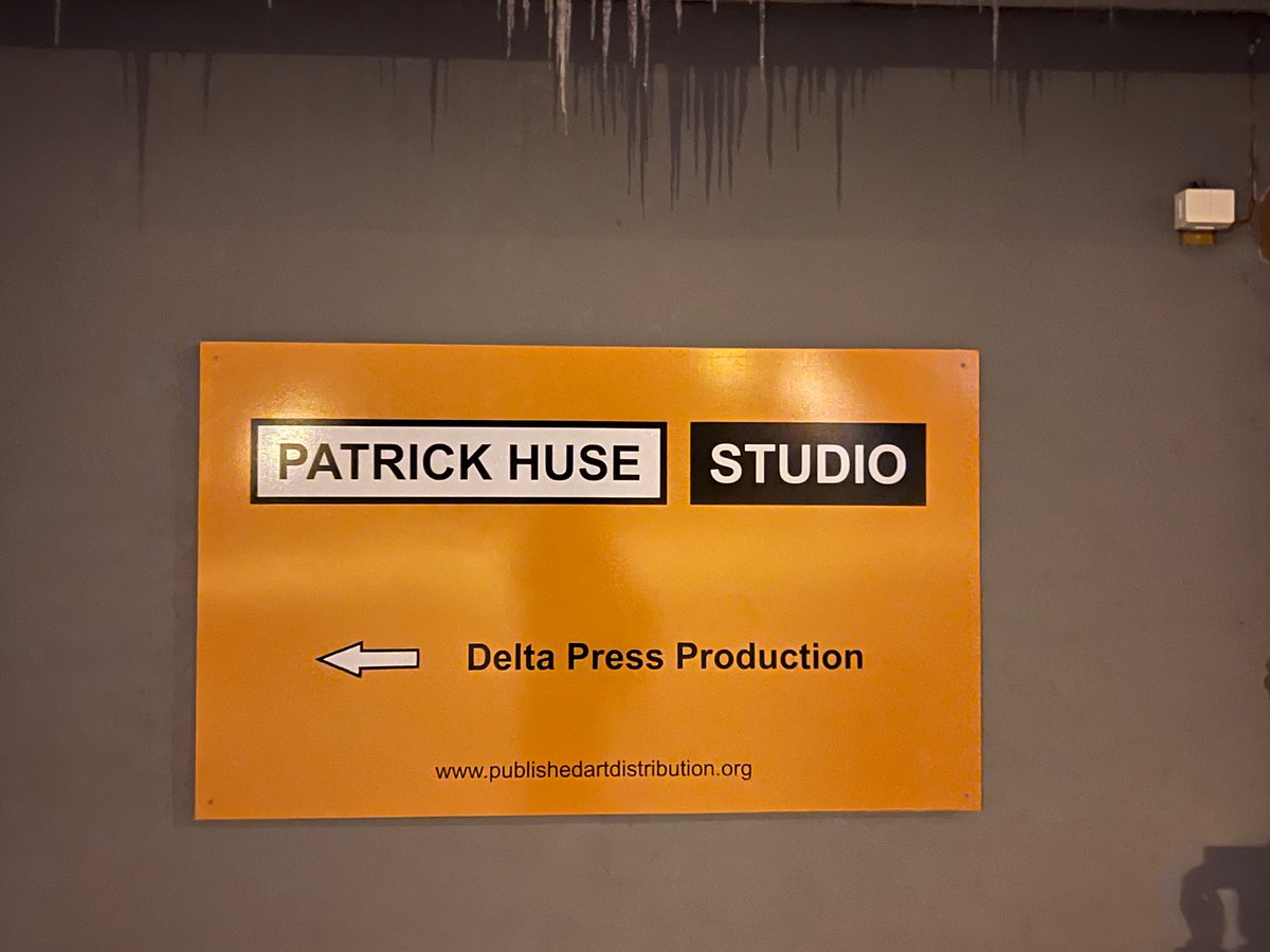 AHemkendreis's tweet photo. Finally back in Norway‘s winter magic! Visiting Patrick Huse in his Studio, discussing Arctic landscapes in Art and the protection of idigeneous knowledge ❄️💜
#arctic #polarart #memoryscapes #iceart #icehumanities https://t.co/sOEXIq2UTm