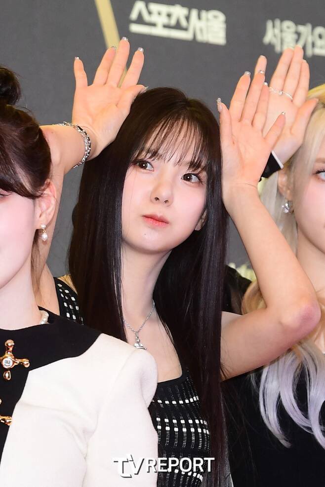 ArabChoiYujin's tweet photo. 220119|
يوجين من الريد كاربت لحفل جوائز سيول الموسيقي ♡ 
 #YUJIN @official_kep1er
  #최유진 #CHOI_YUJIN https://t.co/8VYqhkDPg2