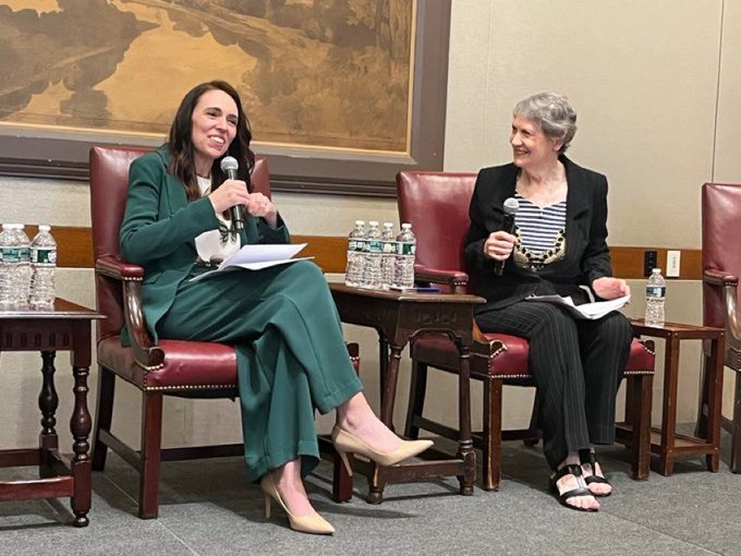 THANK YOU for your leadership @jacindaardern and all you have done to end the COVID crisis and ensure we are equipped to create a #pandemicproof future. Grateful to you & @HelenClarkNZ for standing up at #UNGA77 to call for political leadership at the highest levels on pandemics!